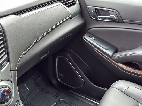 Used 2019 Chevrolet Suburban LT AWD/4WD image 25