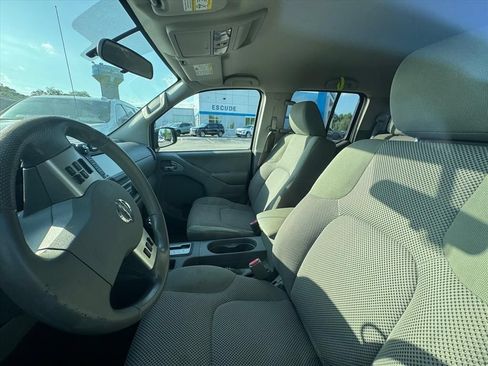 Used 2019 Nissan Frontier SV RWD image 8