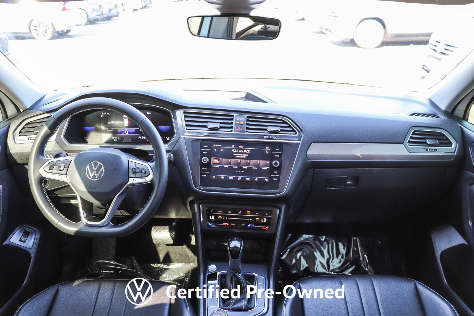 Used 2024 Volkswagen Tiguan SE AWD/4WD image 14