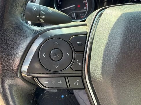 Used 2019 Toyota Camry SE FWD image 14