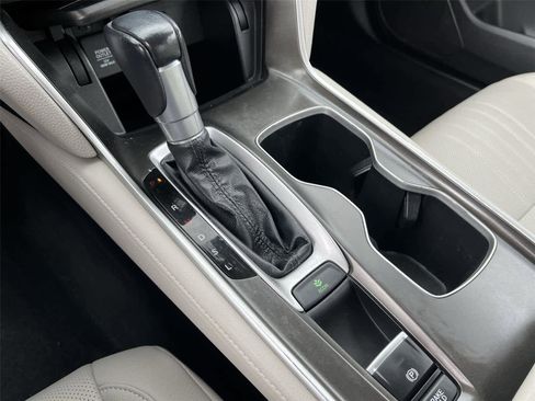 Used 2019 Honda Accord EX-L image 33