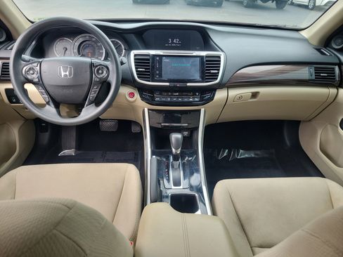 Used 2017 Honda Accord EX image 14