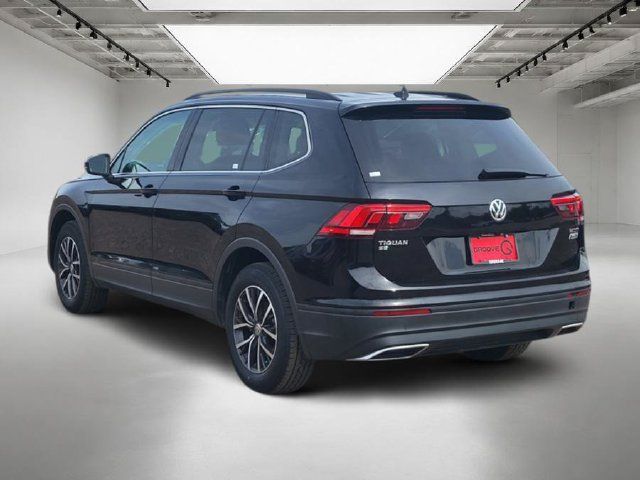 Used 2019 Volkswagen Tiguan SE w/ Panoramic Sunroof Package AWD/4WD image 3