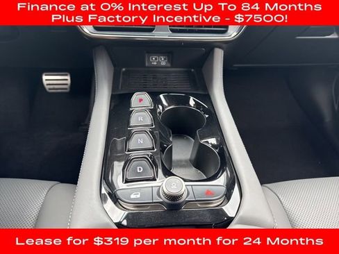 New 2025 VinFast VF 8 Plus image 23