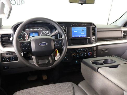 Used 2024 Ford F250 XLT w/ FX4 Off-Road Package image 2