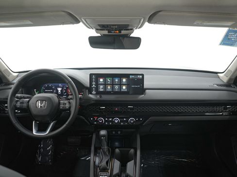 Used 2023 Honda Accord Touring image 12