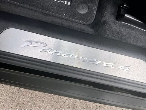 Certified 2025 Porsche Panamera 4 AWD/4WD image 33