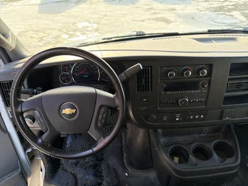 Used 2021 Chevrolet Express 2500 w/ Driver Convenience Package image 5