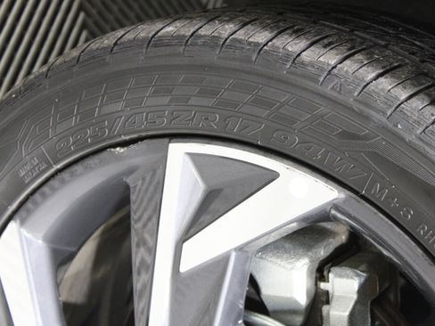 Used 2025 Hyundai Elantra Sport FWD image 34