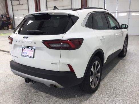 Certified 2023 Ford Escape Platinum w/ Premium Technology Package image 2
