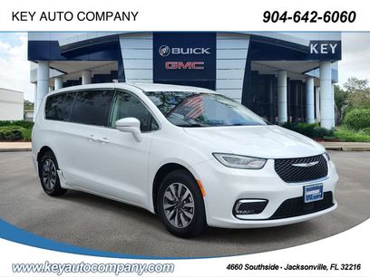 Used 2022 Chrysler Pacifica Touring-L