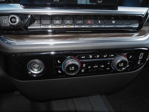 Used 2023 Chevrolet Silverado 1500 LT AWD/4WD image 14