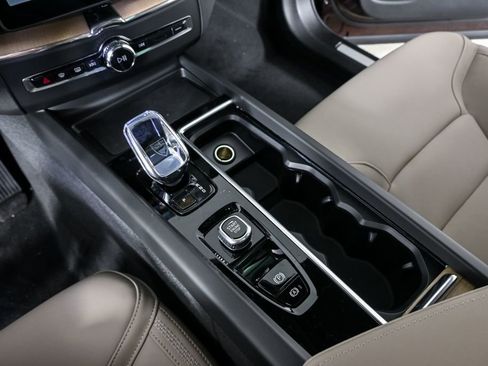 New 2026 Volvo XC60 B5 Core w/ Climate Package AWD/4WD image 16
