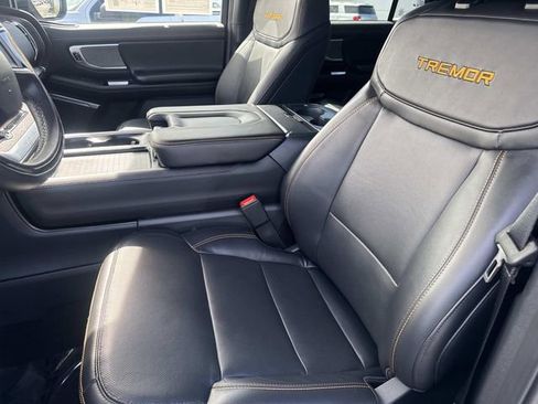 Used 2025 Ford Expedition Tremor image 21