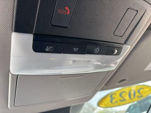 Used 2023 Nissan Rogue SV image 25