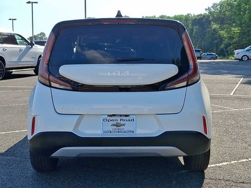 Used 2023 Kia Soul LX FWD image 6