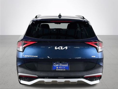Certified 2025 Kia Sportage EX w/ EX Premium Package AWD/4WD image 8