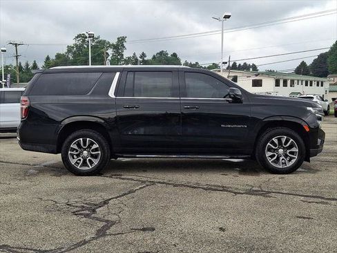 Used 2022 Chevrolet Suburban LT w/ LT Signature Plus Package AWD/4WD image 8