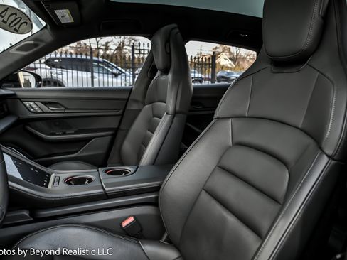 Used 2024 Porsche Taycan Turbo image 25