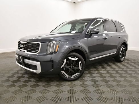 Certified 2024 Kia Telluride S AWD/4WD image 2