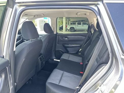 Used 2024 Nissan Rogue SV FWD image 27