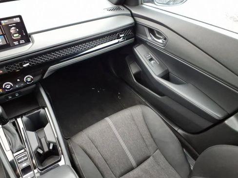 Used 2024 Honda Accord Sport image 22