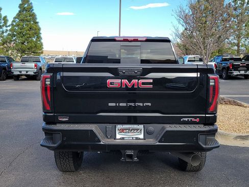 New 2026 GMC Sierra 2500 AT4 w/ AT4 Premium Plus Package AWD/4WD image 9