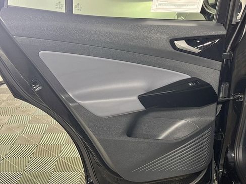 Used 2021 Volkswagen ID.4 Pro S image 21