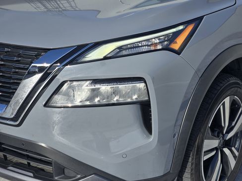 Used 2023 Nissan Rogue SL w/ SL Premium Package image 10