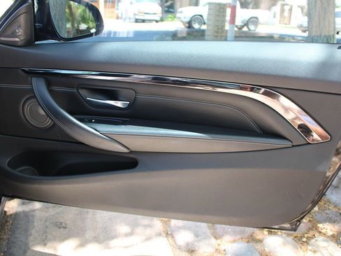 Used 2015 BMW M4 Convertible image 19