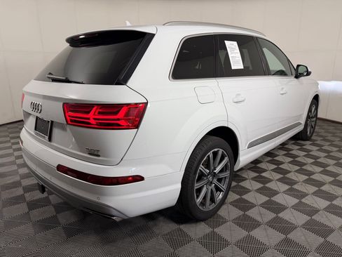 Used 2017 Audi Q7 3.0T Premium Plus w/ Premium Plus Package AWD/4WD image 9