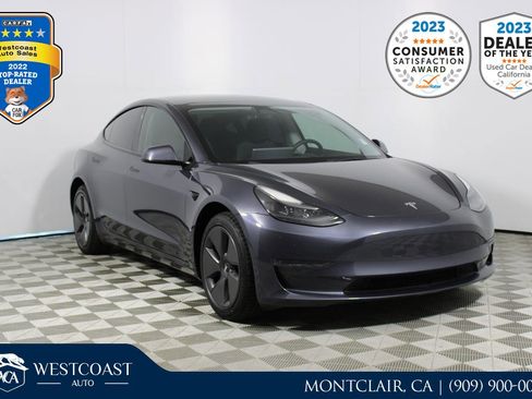 Used 2023 Tesla Model 3 Standard Range image 1