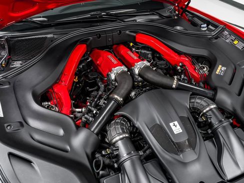 Used 2020 Ferrari Portofino RWD image 48