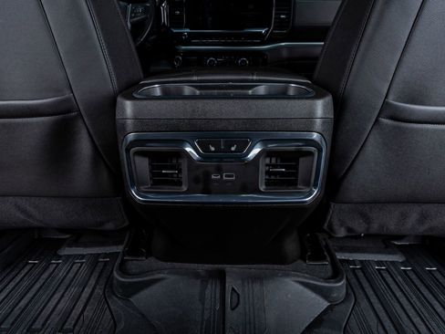 Used 2025 GMC Sierra 2500 SLT w/ SLT Premium Package image 31