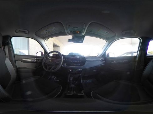 Used 2025 Chevrolet TrailBlazer LT image 40