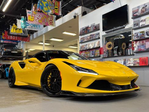 Used 2020 Ferrari F8 Tributo RWD image 1