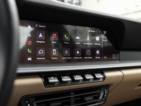 Certified 2024 Porsche 911 Carrera image 24