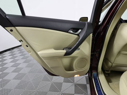 Used 2010 Acura TSX Sedan image 16