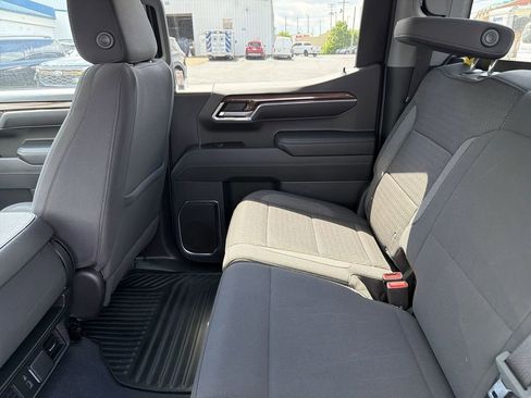Used 2023 Chevrolet Silverado 1500 LT AWD/4WD image 12