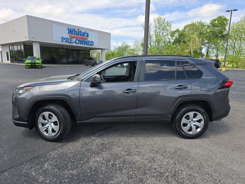 Used 2020 Toyota RAV4 LE FWD image 16