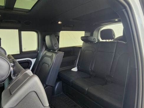 Used 2023 Land Rover Defender 130 X-Dynamic SE AWD/4WD image 20