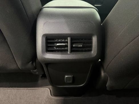 Used 2018 Chevrolet Equinox LT FWD image 27
