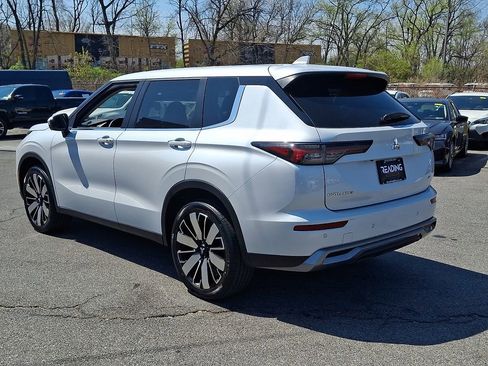 Used 2025 Mitsubishi Outlander SE AWD/4WD image 6