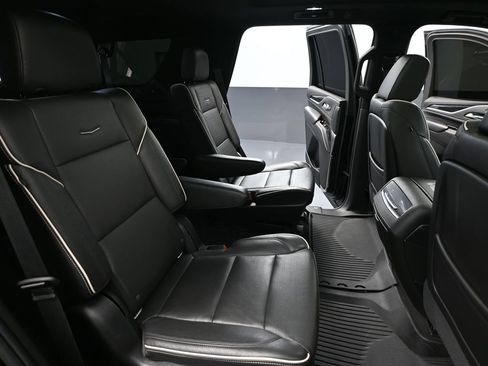 Used 2021 Cadillac Escalade Sport w/ LPO, Illumination Package AWD/4WD image 43