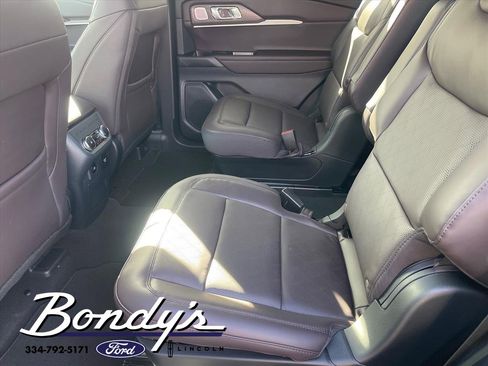 New 2026 Ford Explorer Platinum image 8