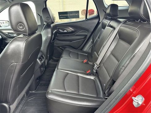 Used 2022 GMC Terrain SLT w/ LPO, Floor Liner Package image 23