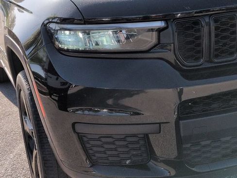 Certified 2022 Jeep Grand Cherokee L Laredo RWD image 9