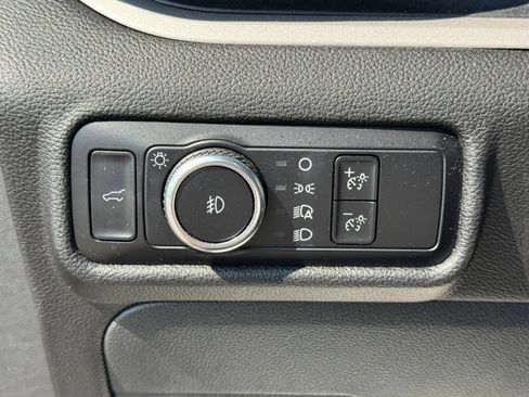 Used 2023 Ford Explorer XLT w/ Equipment Group 202A AWD/4WD image 16