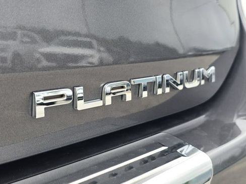 Used 2023 Toyota Highlander Platinum FWD image 9