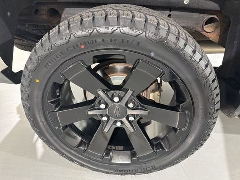 Used 2017 Chevrolet Silverado 1500 LTZ Z71 w/ LTZ Plus Package image 14